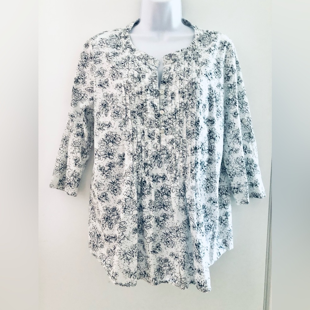 Talbots Shirt Blouse Sz Med Pullover Roll Tab Sleeve Floral Pintucks 100% Cotton